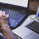 Imagen para el artículo titulado Las mejores maneras de compartir ratón y teclado entre varias computadoras